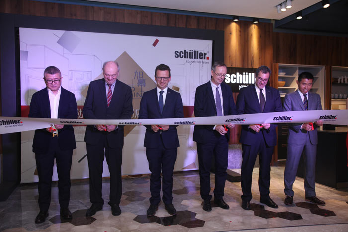 原來(lái)剪彩儀式是這樣來(lái)的