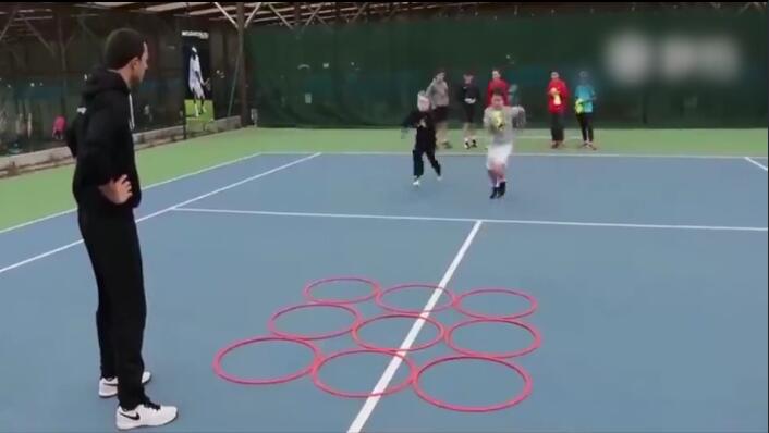 推薦一個德智體結合的活動游戲：三子棋（井字